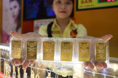 Giá vàng miếng SJC cao nhất mọi thời đại: 88,7 triệu đồng/lượng- Ảnh 1. Giá vàng miếng SJC đã chạm mức 88,7 triệu đồng/lượng - Ảnh: NGỌC PHƯỢNG