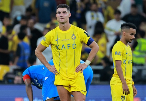 Tin tức thể thao sáng 1-6: Ronaldo và Al Nassr thua chung kết King Cup- Ảnh 1. Sự thất vọng của Ronaldo sau khi để thua ở chung kết King Cup - Ảnh: REUTERS