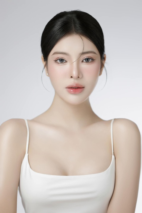 Sắc vóc của Tường San - đại diện Việt Nam thi Miss International Queen 2024- Ảnh 6. Tường San chuyển giới vào năm 18 tuổi. Vì không được ba mẹ ủng hộ, người đẹp phải đến TP.HCM để làm nhiều việc khác nhau, tích góp tiền thực hiện ước mơ.