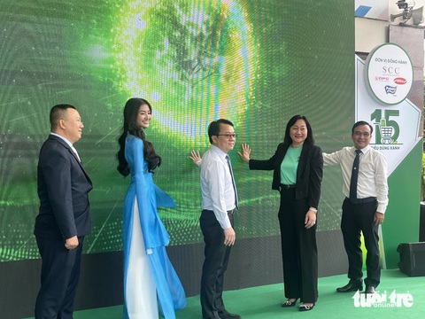 Đề xuất xây dựng tiêu chuẩn 'Tiêu dùng xanh'- Ảnh 1. Lễ phát động chiến dịch Tiêu dùng xanh năm 2024 ở TP.HCM ngày 1-6 mở đầu cho nhiều ưu đãi, giảm giá - Ảnh: N.BÌNH