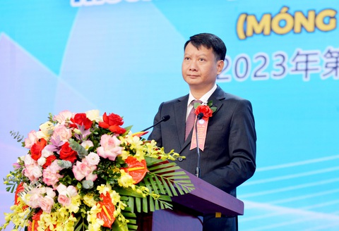 Chủ tịch UBND TP Móng Cái Hồ Quang Huy bị kỷ luật cảnh cáo- Ảnh 1. Ủy ban kiểm tra Tỉnh ủy Quảng Ninh thi hành kỷ luật cảnh cáo đối với ông Hồ Quang Huy - chủ tịch UBND thành phố Móng Cái - Ảnh: T.THẮNG