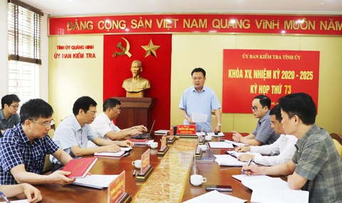 Chủ tịch UBND TP Móng Cái Hồ Quang Huy bị kỷ luật cảnh cáo- Ảnh 2. Ủy ban kiểm tra Tỉnh ủy Quảng Ninh họp xem xét, đánh giá nhiều nội dung liên quan dấu hiệu vi phạm của hàng loạt tổ chức đảng và cá nhân - Ảnh: Ủy ban kiểm tra Tỉnh ủy Quảng Ninh