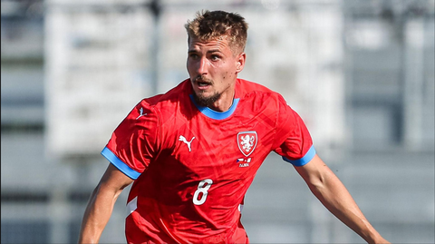 Ngôi sao CH Czech lỡ hẹn Euro 2024 vì ngã xe đạp- Ảnh 1. Michal Sadilek không thể khoác áo CH Czech tại Euro 2024