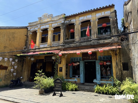 45 năm trước Nhà nước trưng mua nhà giá 5.947 đồng, dân không nhận, nay khởi kiện đòi lại- Ảnh 3. Ngôi nhà số 35 nằm ở phố cổ Hội An - Ảnh: LÊ TRUNG