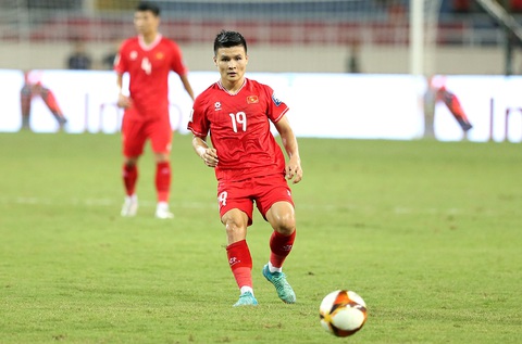 Quang Hải: Tuyển Việt Nam nỗ lực chơi hay trước Iraq- Ảnh 1. Quang Hải trong trận đấu với Philippines hôm 6-6 trên sân Mỹ Đình - Ảnh: HOÀNG TÙNG