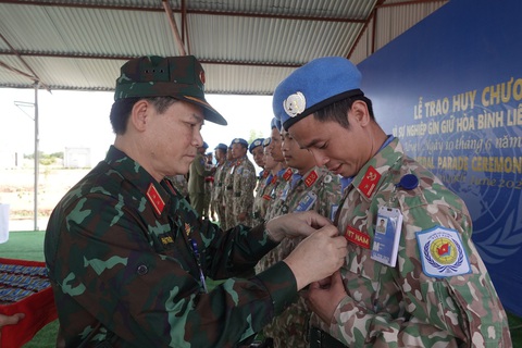 Đội công binh số 2, tổ công tác ở Abyei nhận huy chương Vì sự nghiệp gìn giữ hòa bình Liên Hiệp Quốc- Ảnh 1. Đội công binh số 2 và tổ công tác tại Phái bộ UNISFA đón nhận huy chương Vì sự nghiệp gìn giữ hòa bình Liên Hiệp Quốc - Ảnh: Đội Công binh số 2