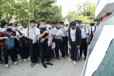 Trường phổ thông Năng khiếu công bố điểm thi và điểm chuẩn tuyển sinh lớp 10- Ảnh 1. Thí sinh dự thi tuyển sinh lớp 10 Trường phổ thông Năng khiếu năm 2024 - Ảnh: NHƯ HÙNG