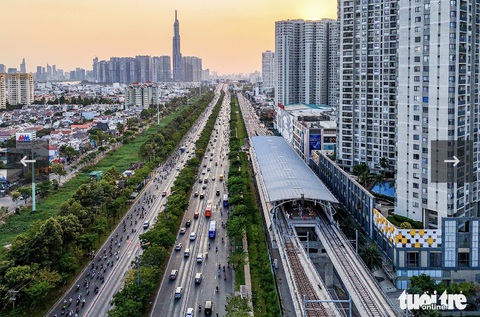 Metro số 1 có thể lùi lịch chạy thử đến tháng 11-2024- Ảnh 1. Tính đến ngày 6-6, tuyến metro số 1 đã hoàn thành 98,24% khối lượng và Ban MAUR đang cùng các đơn vị tháo gỡ các vướng mắc để vận hành thử tuyến - Ảnh: CHÂU TUẤN