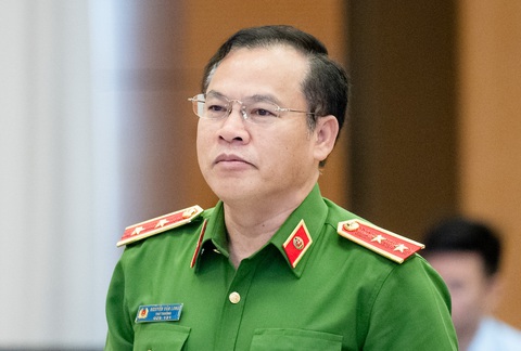 Đề xuất cảnh sát giao thông 'bồi dưỡng' kiến thức cho tài xế nếu bằng lái trừ hết điểm- Ảnh 1. Trung tướng Nguyễn Văn Long - Ảnh: GIA HÂN