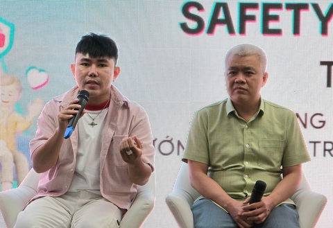Nhà sáng tạo nội dung Thiện Nhân (trái) và ông Nguyễn Lâm Thanh, giám đốc chính sách của TikTok Việt Nam - Ảnh: MI LY Nhà sáng tạo nội dung Thiện Nhân (trái) và ông Nguyễn Lâm Thanh, giám đốc chính sách của TikTok Việt Nam - Ảnh: MI LY