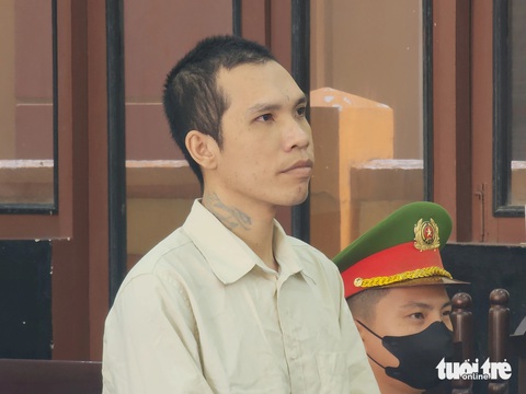 Đột nhập vào quán cà phê đâm chết người, lãnh 19 năm tù- Ảnh 2. Bị cáo Đức tại phiên tòa xét xử - Ảnh: HOÀI THƯƠNG