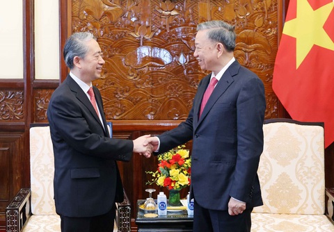 Đại sứ Hùng Ba: Tổng Bí thư, Chủ tịch nước Tô Lâm rất quan tâm phát triển quan hệ Việt - Trung- Ảnh 1. Tổng Bí thư, Chủ tịch nước Tô Lâm tiếp Đại sứ Trung Quốc Hùng Ba tại Hà Nội tháng 6-2024 - Ảnh: TTXVN