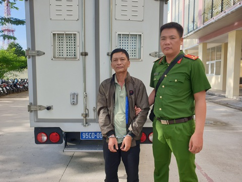 Ghen tuông với vợ cũ, đâm chết hai người- Ảnh 1. Nguyễn Thanh Giang ghen tuông với vợ cũ nên đã giết người - Ảnh: HUY PHÁCH