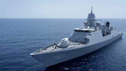 Tàu HNLMS Tromp của Hà Lan bị máy bay Trung Quốc tiếp cận ở Biển Hoa Đông - Ảnh: CNN Tàu HNLMS Tromp của Hà Lan bị máy bay Trung Quốc tiếp cận ở Biển Hoa Đông - Ảnh: CNN