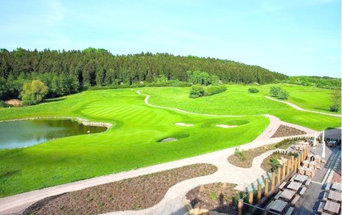 Khu nghỉ dưỡng Spa & GolfResort Weimarer Land với nhiều sân golf rộng lớn để cầu thủ Anh thư giãn sau những trận đấu - Ảnh: Spa & GolfResort Weimarer Land Khu nghỉ dưỡng Spa & GolfResort Weimarer Land với nhiều sân golf rộng lớn để cầu thủ Anh thư giãn sau những trận đấu - Ảnh: Spa & GolfResort Weimarer Land