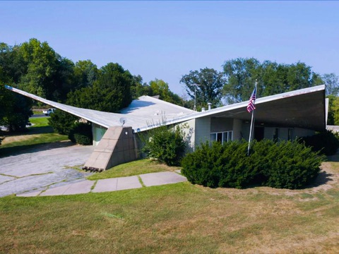 Khám phá những ngôi nhà kỳ lạ nhất của 'Zillow Gone Wild'- Ảnh 9. Nhà Flying Nun - Ảnh: HGTV