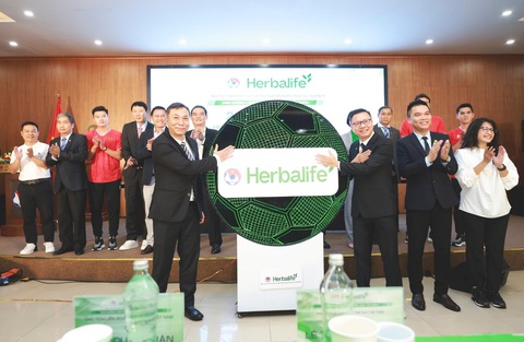 Herbalife Việt Nam tiếp tục tài trợ các đội tuyển bóng đá quốc gia 2024 - 2027- Ảnh 1. Herbalife Việt Nam tiếp tục tài trợ các đội tuyển bóng đá quốc gia 2024 - 2027- Ảnh 1.