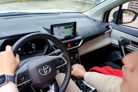 Mua xe Toyota trong tháng 6, khách hàng nhận khuyến mãi hấp dẫn- Ảnh 2. Veloz Cross thể hiện sự quan tâm tới khách hàng khi sở hữu không gian rộng rãi