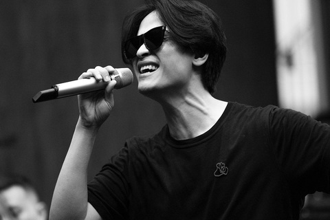 Hà Anh Tuấn tung ảnh tập luyện trước giờ G live concert 'Sketch a rose' Singapore, fan rần rần ‘lên đồ’- Ảnh 15. Hà Anh Tuấn tung ảnh tập luyện trước giờ G live concert 'Sketch a rose' Singapore, fan rần rần ‘lên đồ’- Ảnh 15.