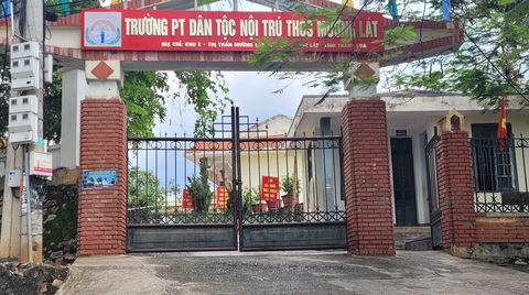 Vụ tuyển sinh sai tại trường nội trú Mường Lát: Sẽ xử lý nghiêm tập thể, cá nhân- Ảnh 1. Trường phổ thông Dân tộc nội trú THCS Mường Lát, huyện Mường Lát - nơi xảy ra vụ việc - Ảnh: HÀ ĐỒNG
