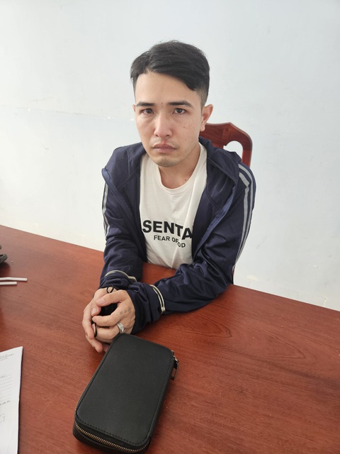 Bắt đối tượng truy nã đặc biệt nguy hiểm ở biên giới Campuchia sau 3 năm lẩn trốn- Ảnh 1. Bùi Thanh Tùng - đối tượng truy nã đặc biệt nguy hiểm bị cơ quan chức năng tỉnh Tây Ninh bắt giữ ở biên giới Campuchia - Ảnh: Cơ quan chức năng cung cấp