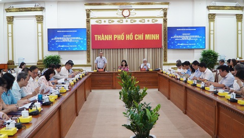 TP.HCM sẽ thi tuyển 3 phó giám đốc sở- Ảnh 1. Toàn cảnh buổi giám sát sáng 12-6. Tại đây, Phó chủ tịch UBND TP.HCM Võ Văn Hoan cho biết TP sẽ thi tuyển 3 phó giám đốc sở - Ảnh: CẨM NƯƠNG