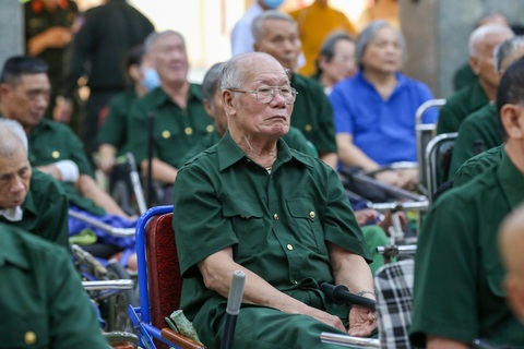 Người có công, thân nhân người có công luôn được Đảng và Nhà nước quan tâm, cả về tinh thần, vật chất, sức khỏe, chế độ chính sách - Ảnh: HÀ QUÂN Người có công, thân nhân người có công luôn được Đảng và Nhà nước quan tâm, cả về tinh thần, vật chất, sức khỏe, chế độ chính sách - Ảnh: HÀ QUÂN