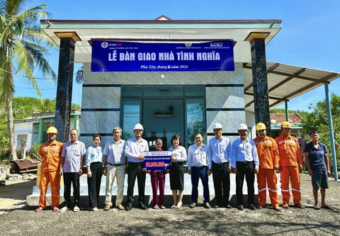 Điện lực Phú Yên hoàn thành chương trình hỗ trợ xây nhà tình nghĩa năm 2024- Ảnh 1. Điện lực Phú Yên hoàn thành chương trình hỗ trợ xây nhà tình nghĩa năm 2024- Ảnh 1.
