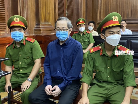 Cựu giám đốc Bệnh viện Thủ Đức hầu tòa vụ án liên quan Việt Á- Ảnh 1. Ông Nguyễn Minh Quân - cựu giám đốc Bệnh viện Thủ Đức - Ảnh: TUYẾT MAI