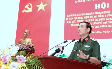Đại tướng Phan Văn Giang: Chiến sĩ phải gần dân, hiểu dân, học dân, dựa vào dân và có trách nhiệm- Ảnh 1. Đại tướng Phan Văn Giang - bộ trưởng Bộ Quốc phòng - phát biểu tại hội nghị - Ảnh: V.T.