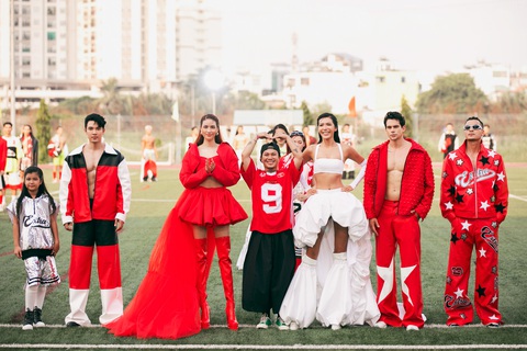 Lan Khuê - Minh Tú ‘đụng độ’ tại Extra men show 3- Ảnh 12. Hai người đẹp từng có thời gian