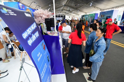 Thỏa sức vui chơi, nhận quà cùng Tuổi Trẻ ở Lễ hội Không tiền mặt 2024- Ảnh 1. Thỏa sức vui chơi, nhận quà cùng Tuổi Trẻ ở Lễ hội Không tiền mặt 2024- Ảnh 1.