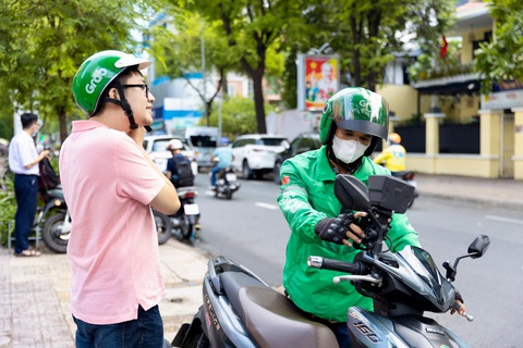 Sinh viên đi học bằng xe công nghệ- Ảnh 2. Grab là cách di chuyển tiết kiệm được nhiều bạn trẻ như Tuấn Kiệt ưa chuộng (hình ảnh mang tính minh họa)