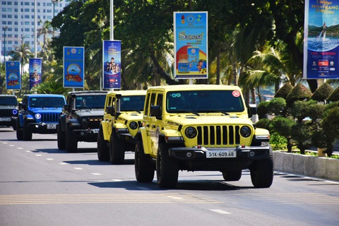 Khai mạc Liên hoan du lịch biển Nha Trang 2024- Ảnh 9. Buổi diễu hành với 70 xe mô tô Harley Davidson và 26 xe Jeep nhằm quảng bá chương trình vào sáng 13-6 - Ảnh: TRẦN HOÀI