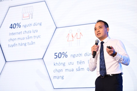 NAPAS: Còn nhiều dư địa phát triển giao dịch không tiền mặt- Ảnh 1. Ông Nguyễn Đăng Hùng - phó tổng giám đốc NAPAS - trình bày tham luận Ứng dụng AI để phòng ngừa rủi ro trong thanh toán trực tuyến - Ảnh: QUANG ĐỊNH