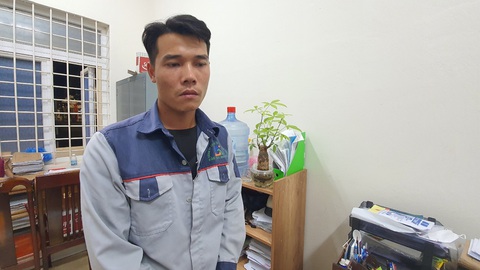 Khởi tố tài xế xe bồn cuốn xe máy khiến 2 mẹ con tử vong- Ảnh 1. Tài xế xe bồn Đồng Hữu Long tại cơ quan công an - Ảnh: TÂM AN