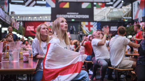Doanh nghiệp Anh lao đao vì công nhân bỏ việc mùa Euro 2024- Ảnh 1. Một nửa dân số Anh đã lên kế hoạch nghỉ việc để xem Euro 2024