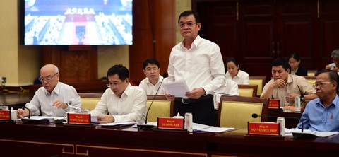 Công an TP.HCM làm app an ninh trật tự nhận diện hành vi lừa đảo qua mạng- Ảnh 1. Giám đốc Công an TP.HCM Lê Hồng Nam thông tin tại hội nghị - Ảnh: Q.H
