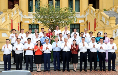 Chủ tịch nước Tô Lâm: Tuyệt đối không làm oan người vô tội, không bỏ lọt tội phạm- Ảnh 3. Chủ tịch nước Tô Lâm và các đại biểu - Ảnh: TTXVN