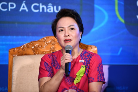 Xác thực khuôn mặt chỉ mất 30 giây mà lại an toàn, tôi là khách hàng đầu tiên- Ảnh 4. Bà Đặng Tuyết Dung - giám đốc Visa Việt Nam và Lào - Ảnh: QUANG ĐỊNH