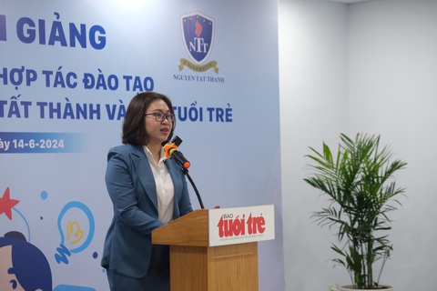 Báo Tuổi Trẻ đào tạo một số học phần đại học khối ngành truyền thông tại tòa soạn- Ảnh 4. ThS Đặng Như Thảo - phó trưởng khoa truyền thông sáng tạo, Trường đại học Nguyễn Tất Thành - đánh giá đây là cột mốc lịch sử trong đào tạo truyền thông - Ảnh: NGỌC PHƯỢNG