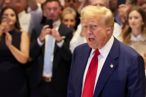 Ông Trump chê nơi mình được đề cử làm ứng viên tổng thống- Ảnh 1. Cựu tổng thống Mỹ Donald Trump tại cuộc họp báo ở New York hồi cuối tháng 5-2024 - Ảnh: REUTERS