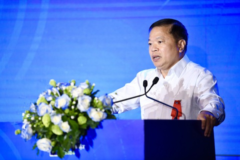 13.900 vụ tấn công mạng trong năm 2023, thiệt hại tương đương 3,6% GDP- Ảnh 1. Thiếu tướng Nguyễn Văn Giang - phó cục trưởng Cục An ninh mạng và phòng chống tội phạm sử dụng công nghệ cao, Bộ Công an - A05 trình bày tham luận