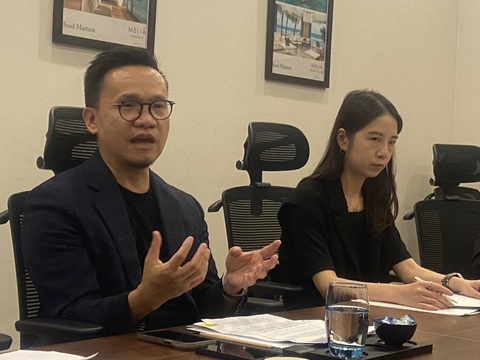 Ông Gary Mak (bìa trái) cho biết rất thích các phim của Trần Anh Hùng, Phan Đăng Di - Ảnh: T.ĐIỂU Ông Gary Mak (trái) cho biết rất thích các phim của Trần Anh Hùng, Phan Đăng Di - Ảnh: T.ĐIỂU