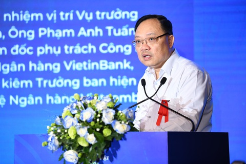 Giao dịch không tiền mặt đã rất phổ biến, cần tập trung bảo đảm an toàn cho người sử dụng- Ảnh 12. Ông Phạm Anh Tuấn - Vụ trưởng Vụ Thanh toán NHNN trình bày tham luận Đảm bảo an ninh, an toàn, bảo mật trong giao dịch thanh toán không dùng tiền mặt - Ảnh: QUANG ĐỊNH