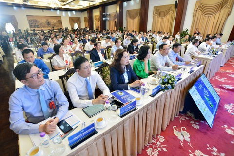Giao dịch không tiền mặt đã rất phổ biến, cần tập trung bảo đảm an toàn cho người sử dụng- Ảnh 4. Đông đảo khách mời tham dự hội thảo