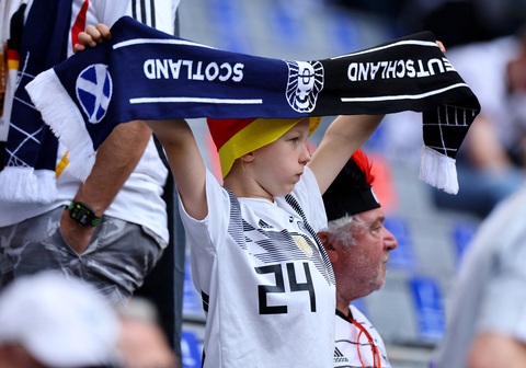 Cổ động viên háo hức trước trận khai mạc Euro 2024- Ảnh 2. Người hâm mộ đang kỳ vọng rất nhiều vào tuyển Đức - Ảnh: REUTERS