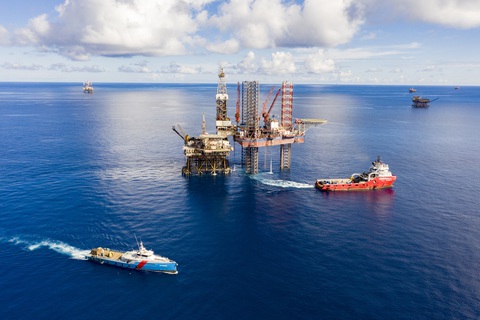 Petrovietnam tăng tốc, đẩy mạnh tiến độ các dự án đầu tư- Ảnh 4. Hoạt động khai thác dầu khí tại mỏ Bạch Hổ