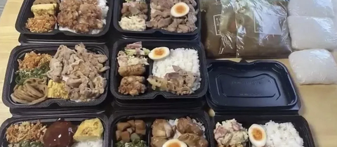 Vợ Nhật chuẩn bị sẵn 30 ngày cơm cho chồng trước khi sinh- Ảnh 2. Những phần cơm được chuẩn bị công phu, chu đáo từ cô vợ.