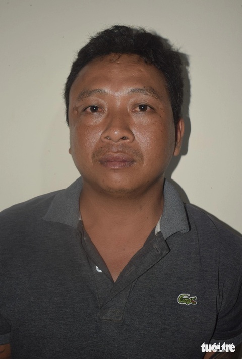Can ngăn đánh nhau, chủ nhà bị bạn nhậu cầm búa đánh chết- Ảnh 2. Thạch Hoàng Hiển lúc bị bắt - Ảnh: HỒ GIANG